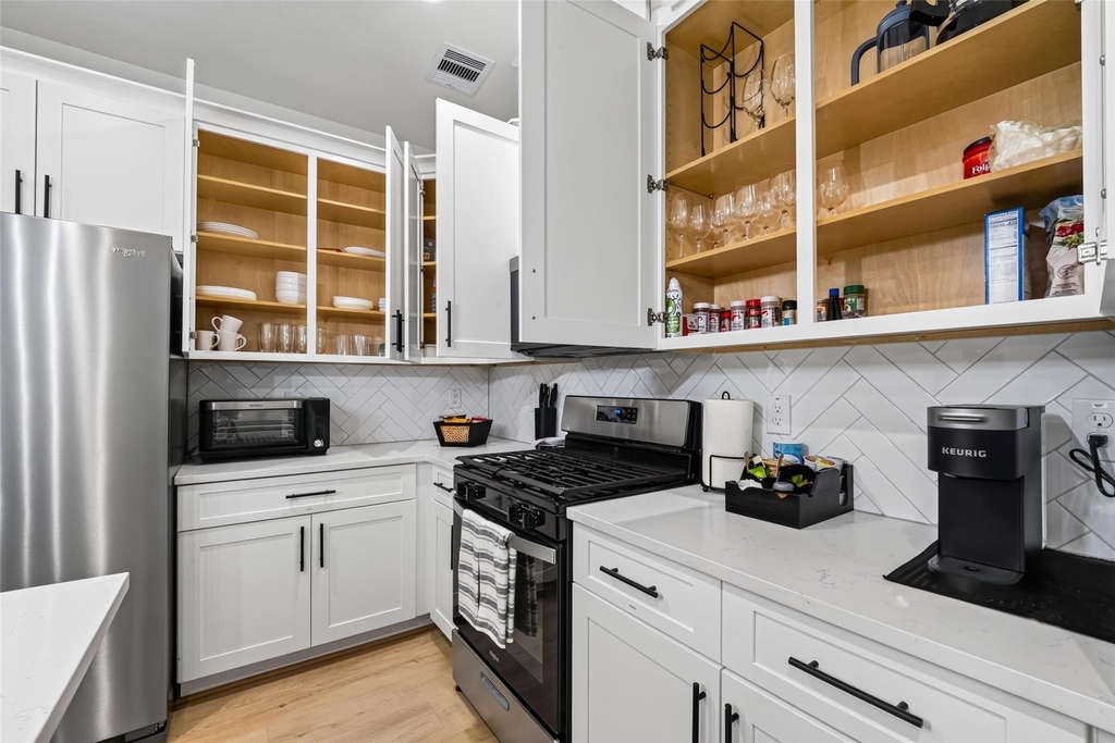 712 Delano Street - Photo 8