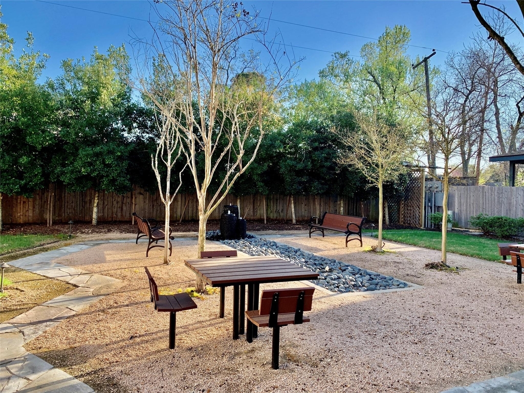 10942 Cannes Memorial Dr - Photo 31