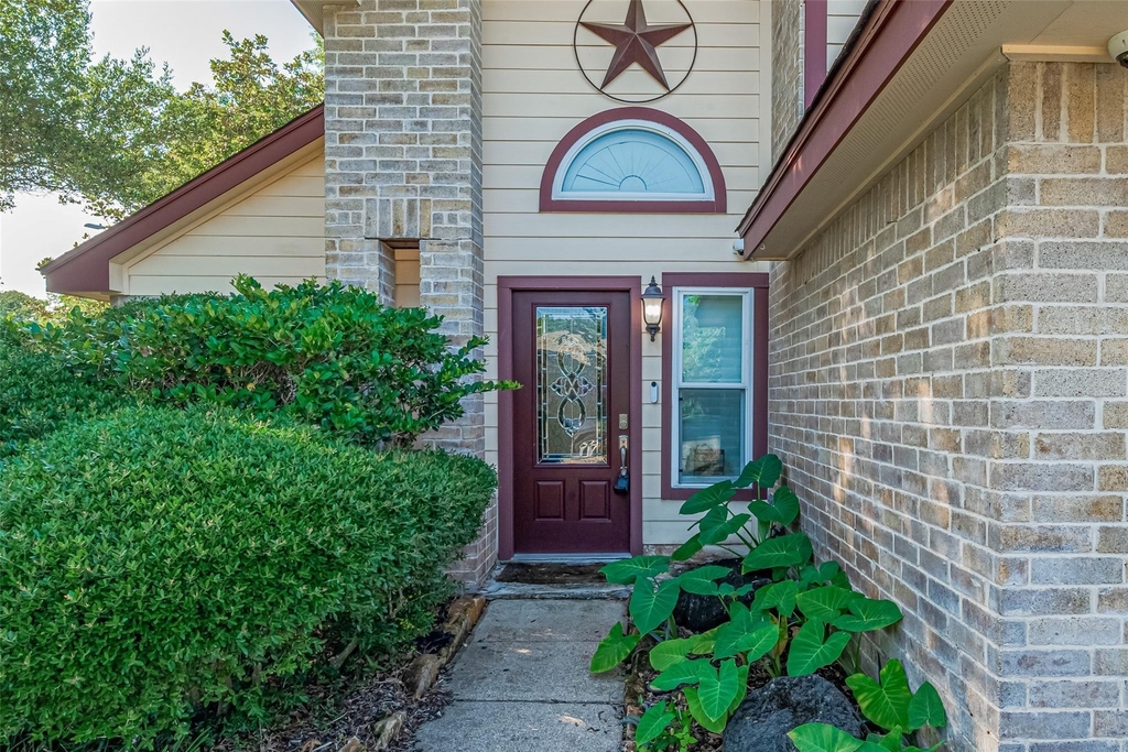 15803 Locust Grove Drive - Photo 3