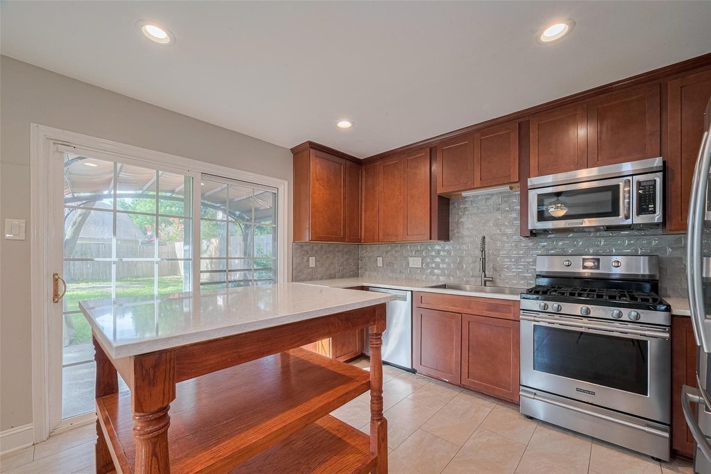 15803 Locust Grove Drive - Photo 12