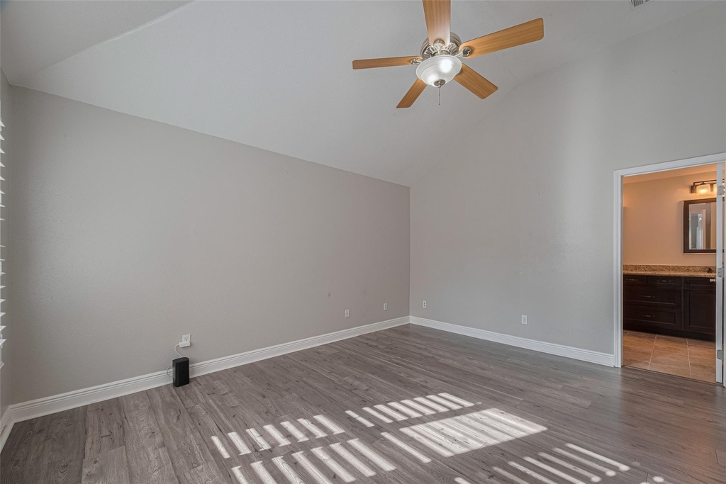 15803 Locust Grove Drive - Photo 19