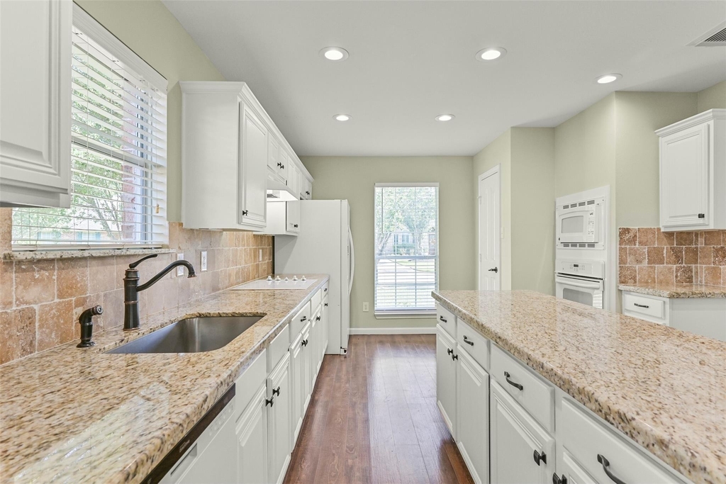 313 Winding Oak Lane S - Photo 14