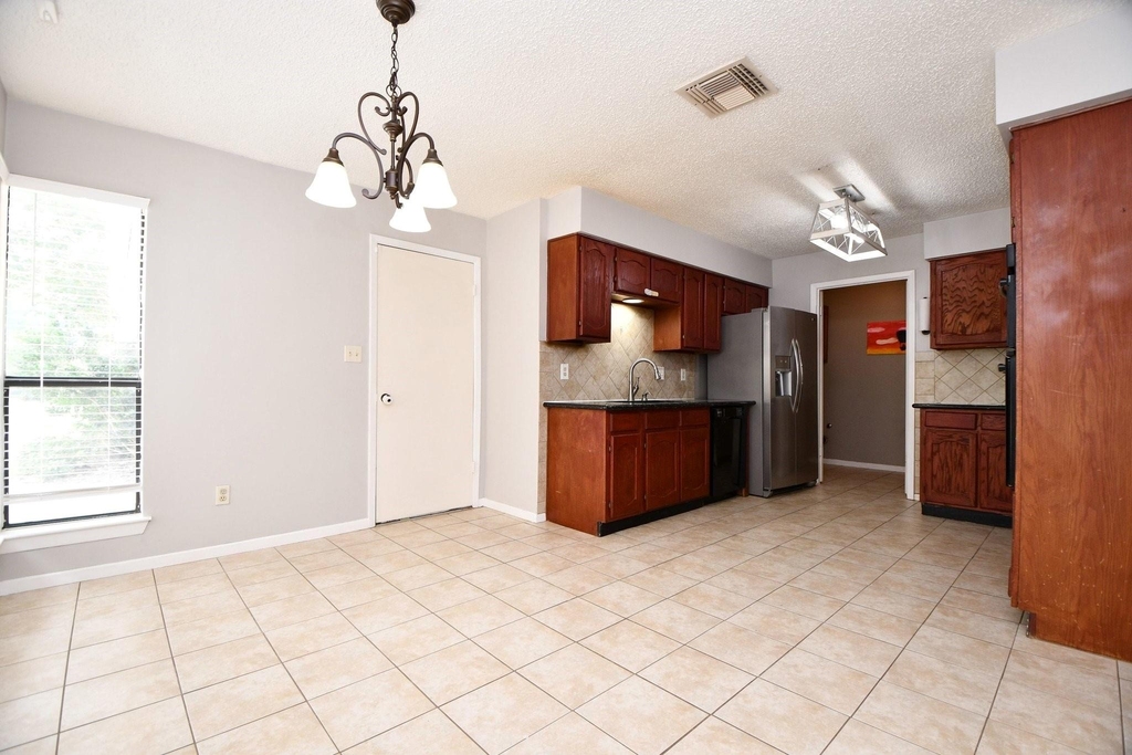 1947 Mayweather Lane - Photo 37