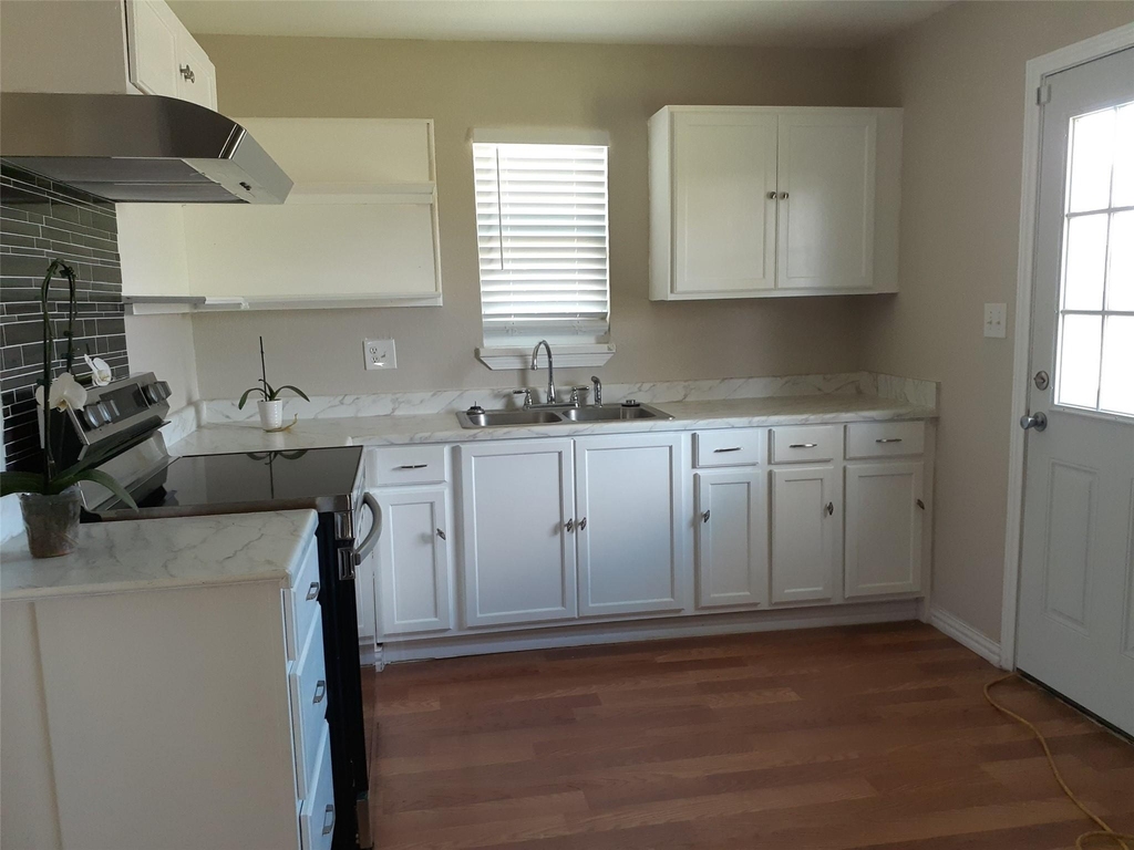 3319 Houston Street - Photo 6