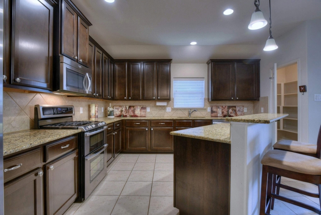 974 Gowan Drive - Photo 5