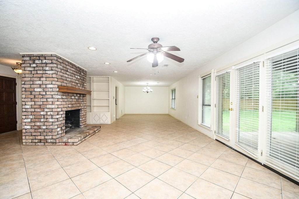 6702 Spring Leaf Drive - Photo 10