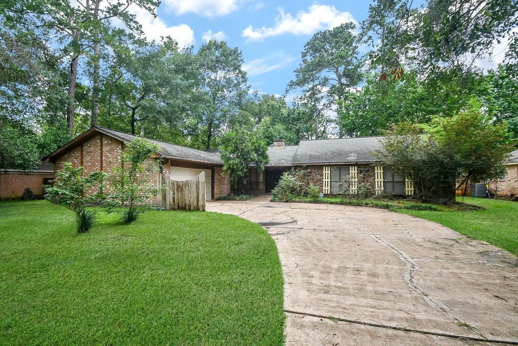 6702 Spring Leaf Drive - Photo 2