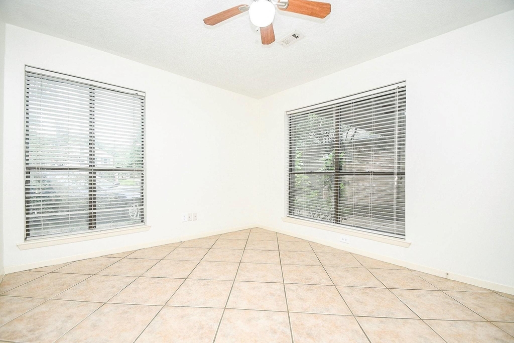 6702 Spring Leaf Drive - Photo 25