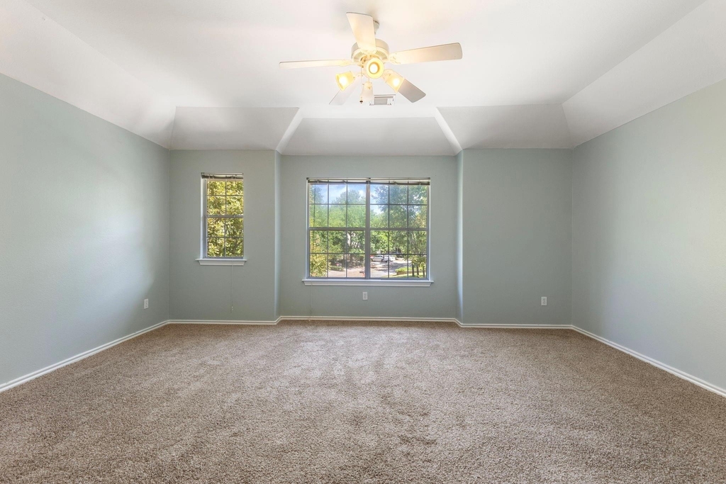 229 E Summerhaze Circle - Photo 18