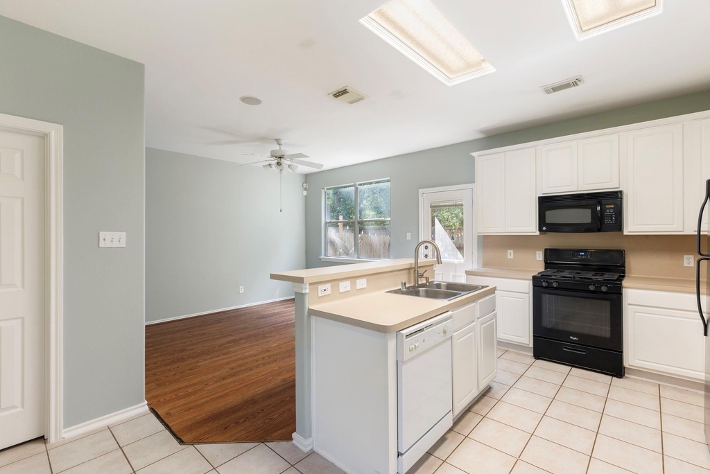 229 E Summerhaze Circle - Photo 7