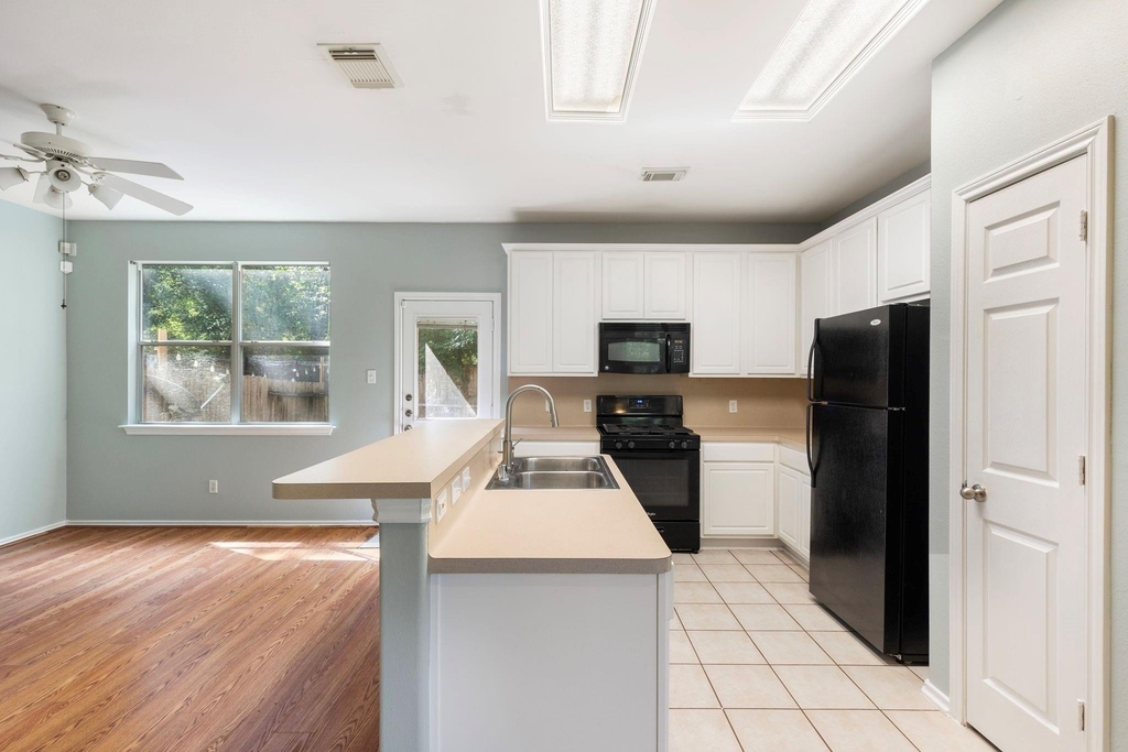 229 E Summerhaze Circle - Photo 8