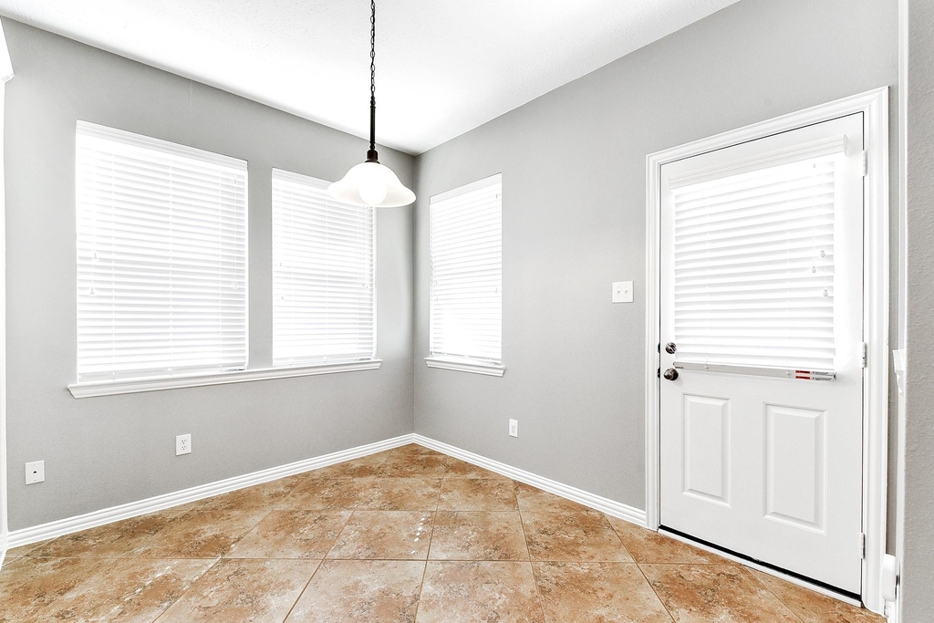 28223 Daystrom Lane - Photo 16