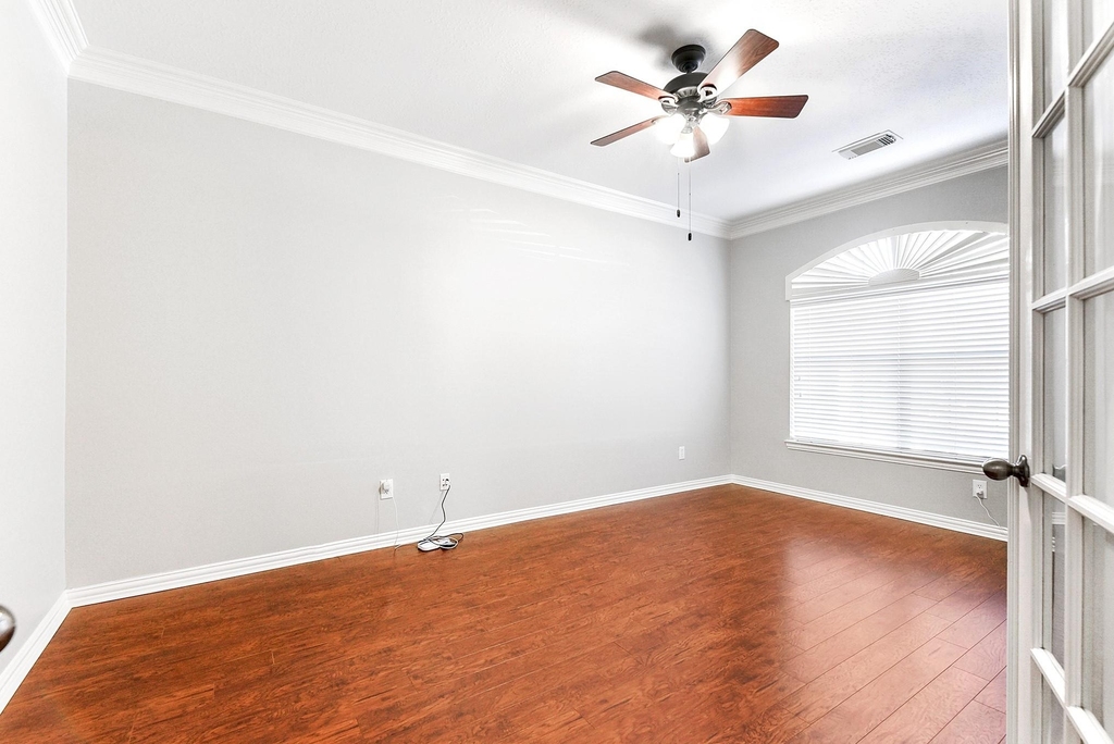 28223 Daystrom Lane - Photo 6