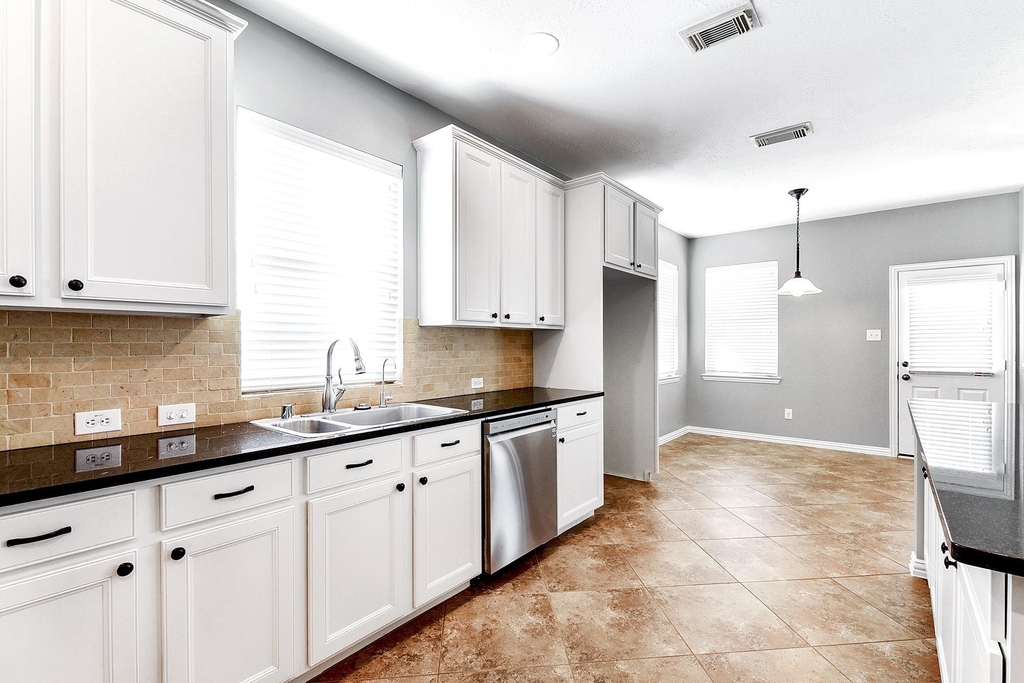 28223 Daystrom Lane - Photo 15
