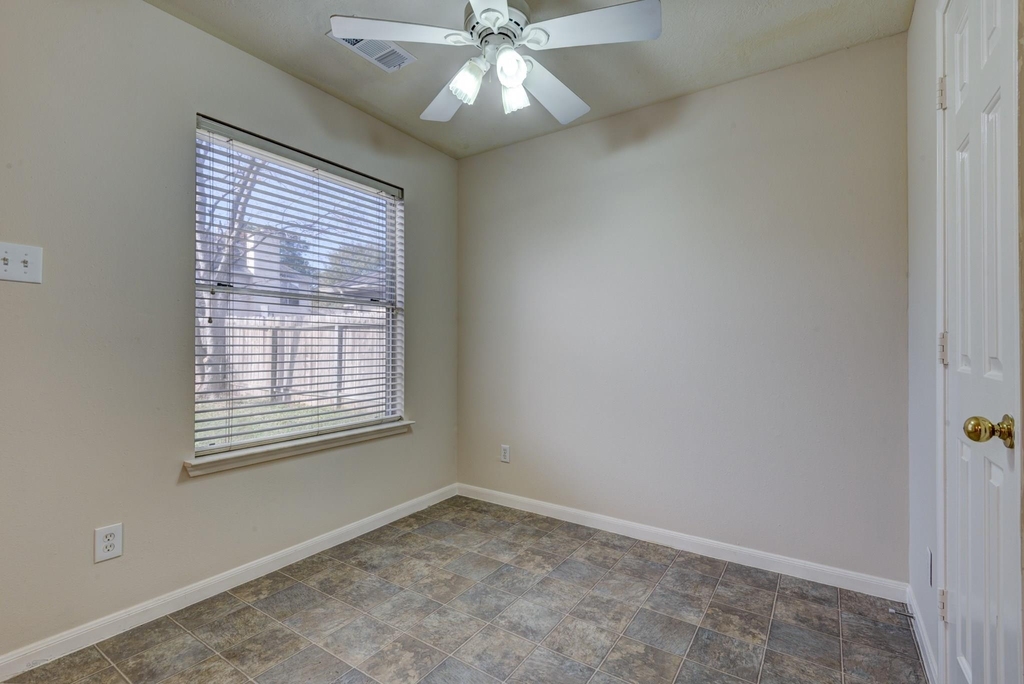 21615 Long Castle Drive - Photo 7