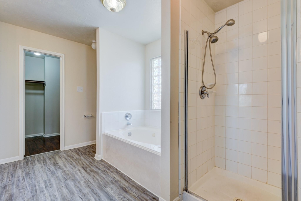 21615 Long Castle Drive - Photo 9