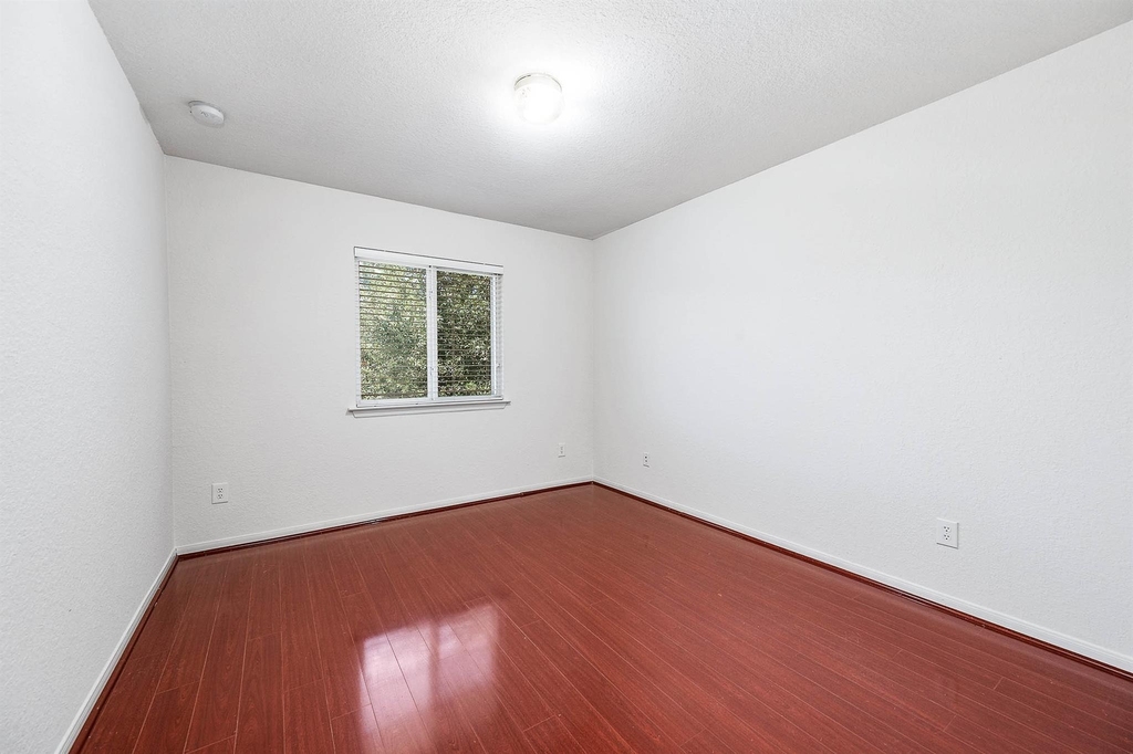 2032 Creek Shore Lane - Photo 25