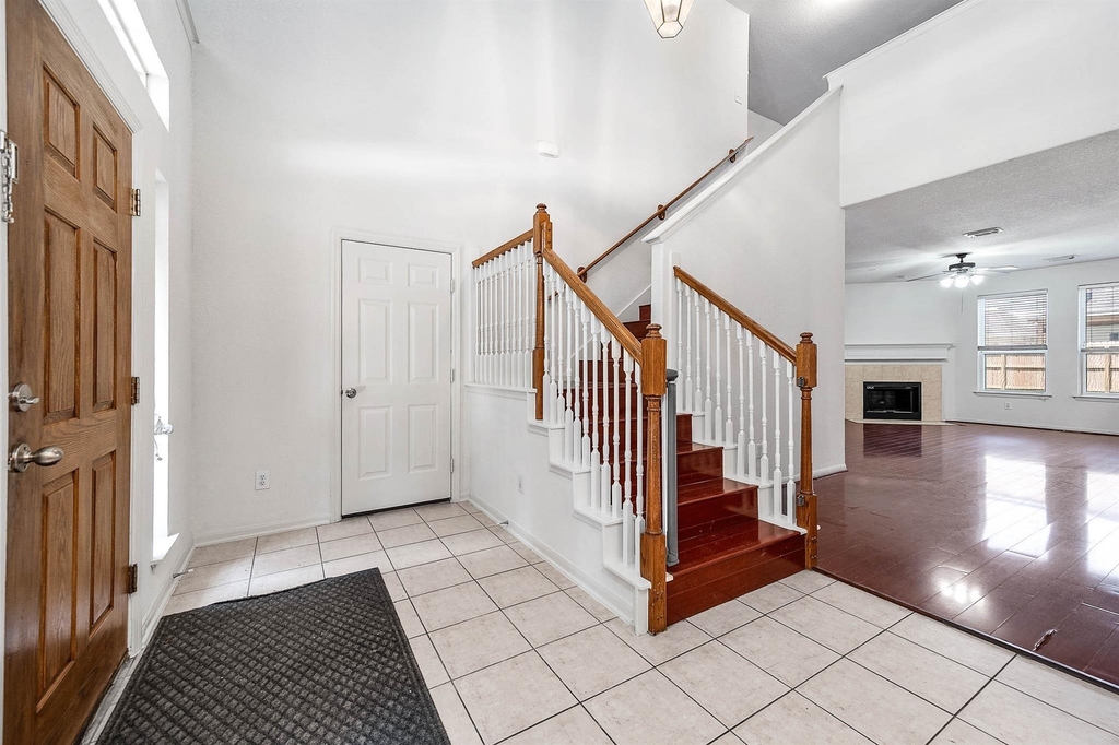 2032 Creek Shore Lane - Photo 4