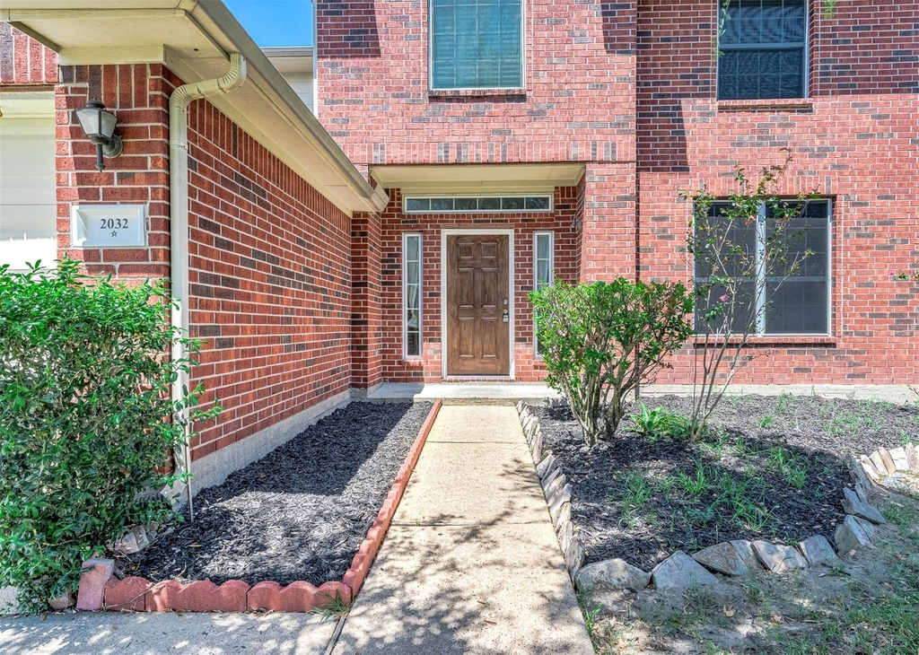2032 Creek Shore Lane - Photo 2