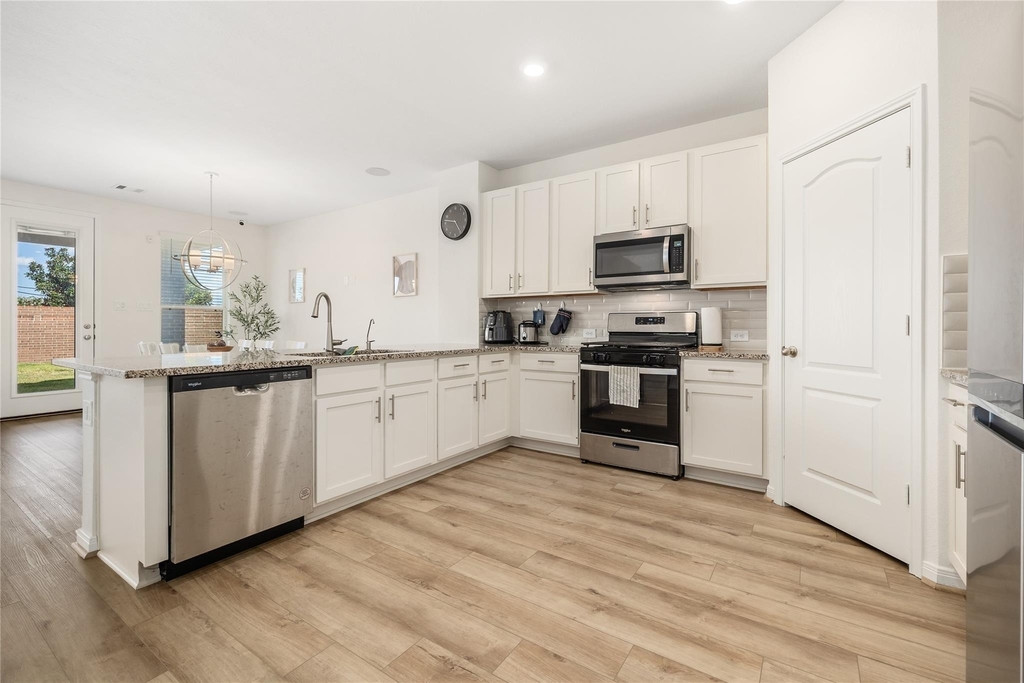 8202 Leisure Point Drive - Photo 15