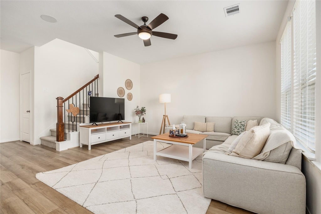 8202 Leisure Point Drive - Photo 9