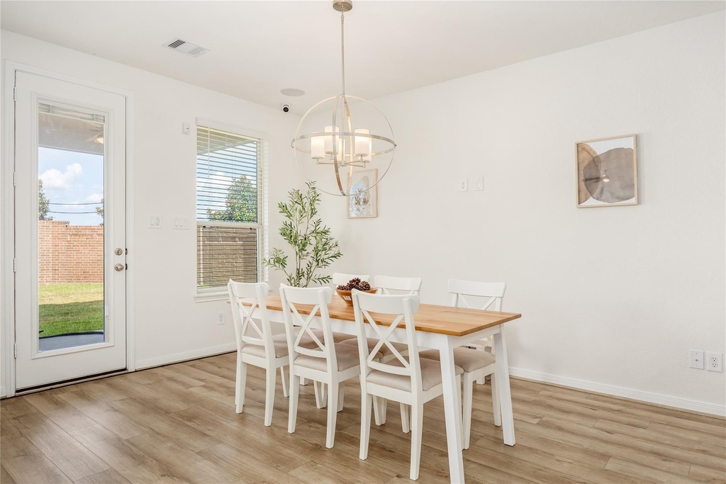 8202 Leisure Point Drive - Photo 12