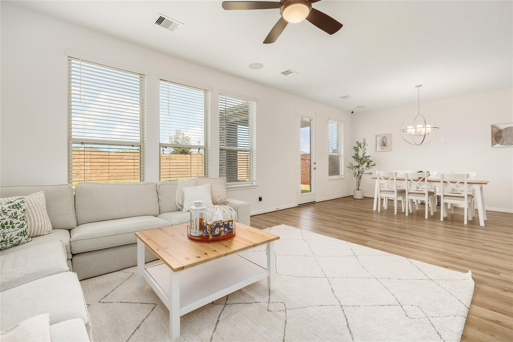 8202 Leisure Point Drive - Photo 11