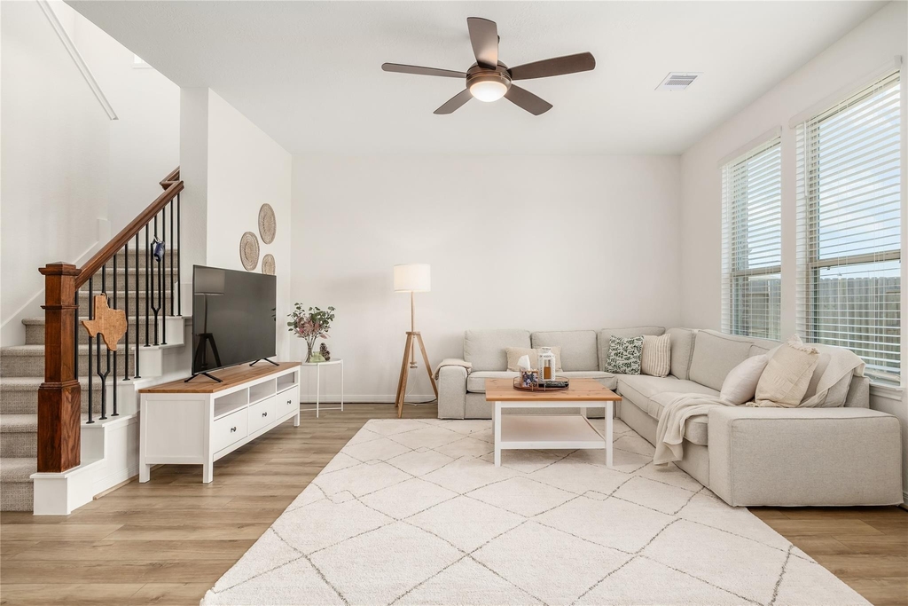 8202 Leisure Point Drive - Photo 8