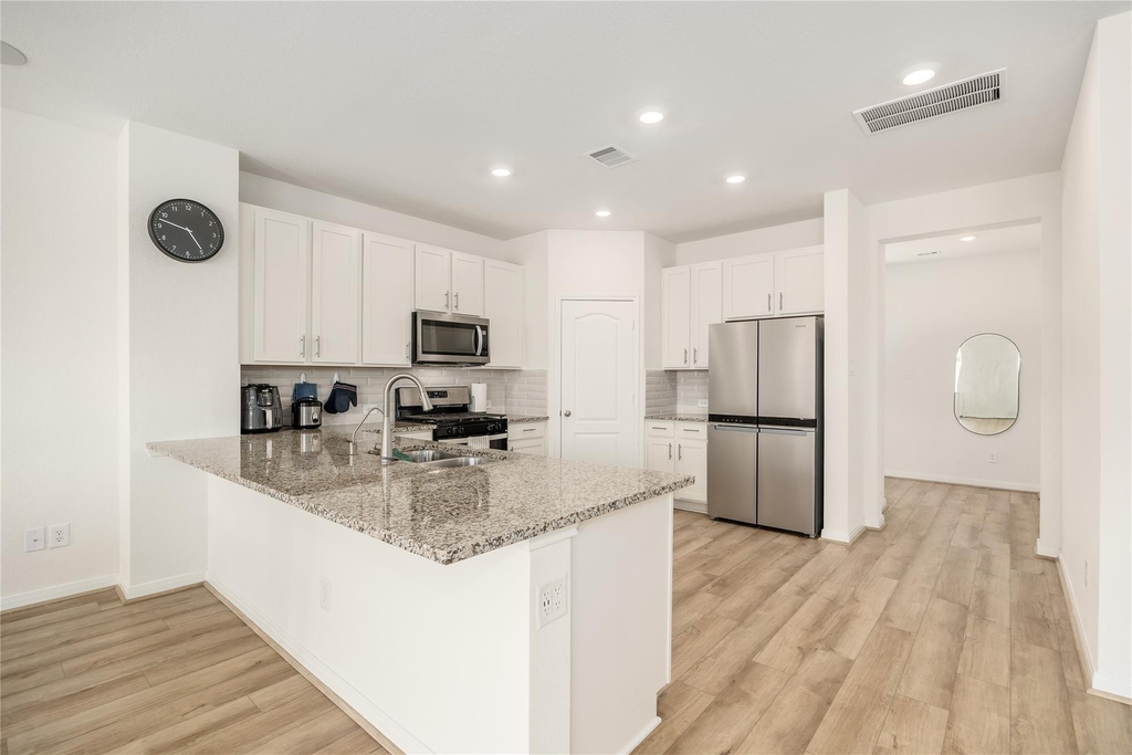 8202 Leisure Point Drive - Photo 13