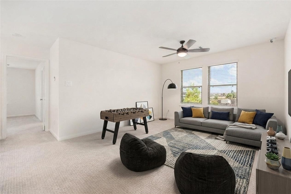 8202 Leisure Point Drive - Photo 2