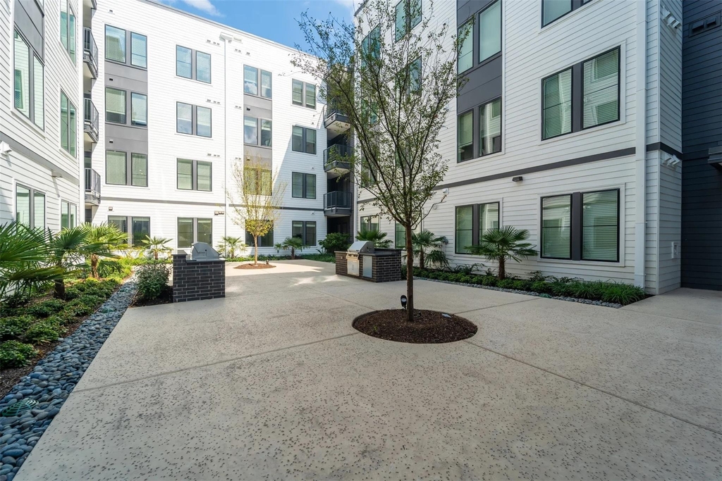 1690 North Loop - Photo 20