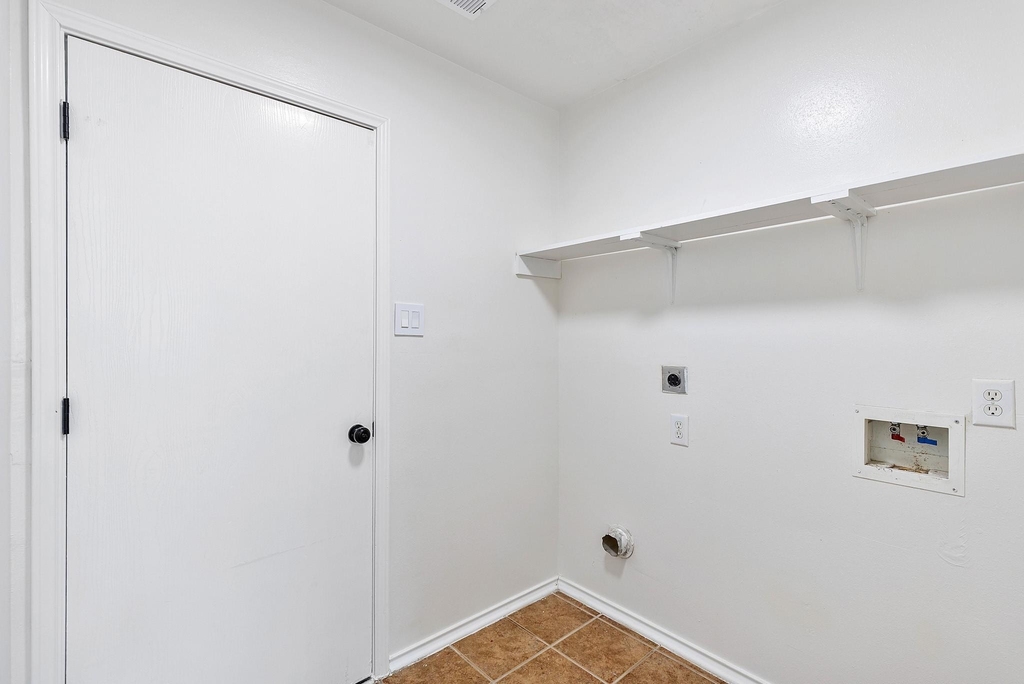 9031 Aspen Trace Lane - Photo 32