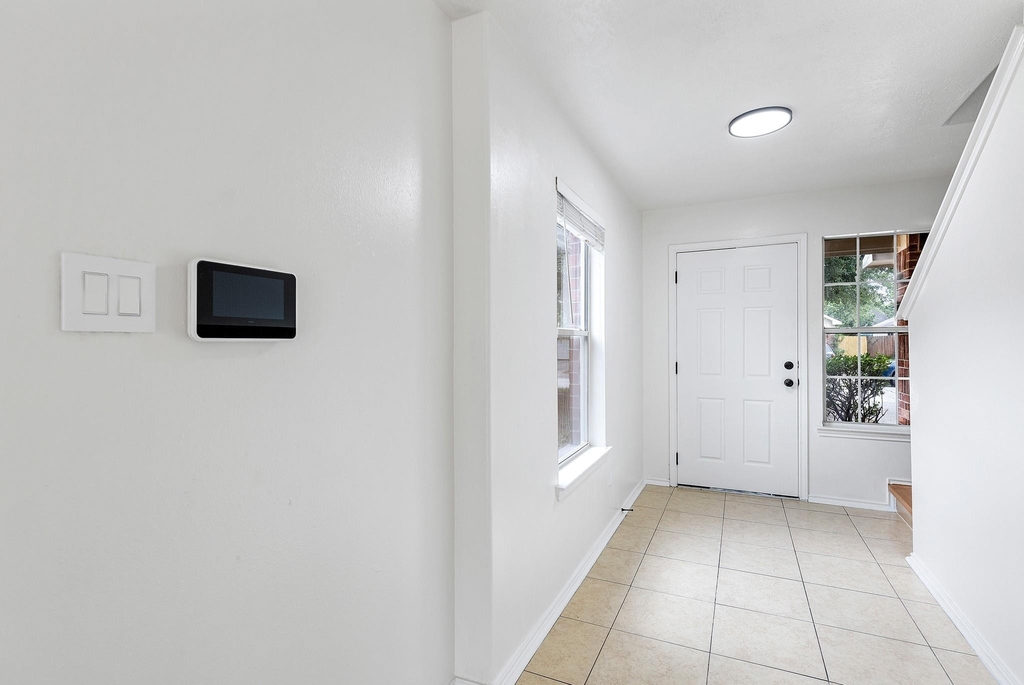 9031 Aspen Trace Lane - Photo 5