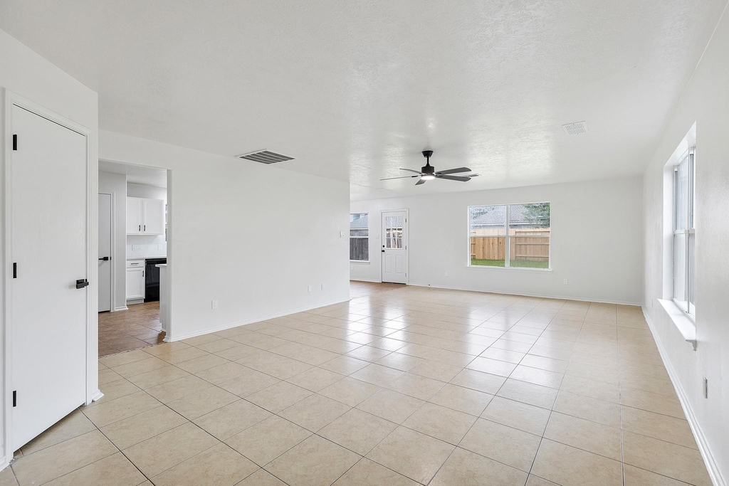 9031 Aspen Trace Lane - Photo 7