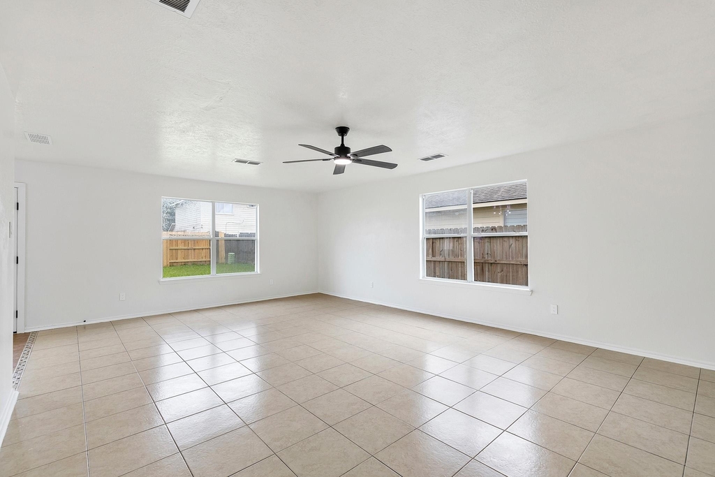 9031 Aspen Trace Lane - Photo 8