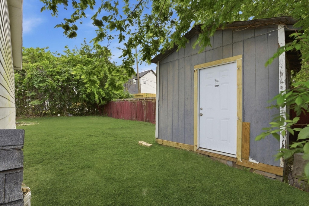 303 Gans Street - Photo 23