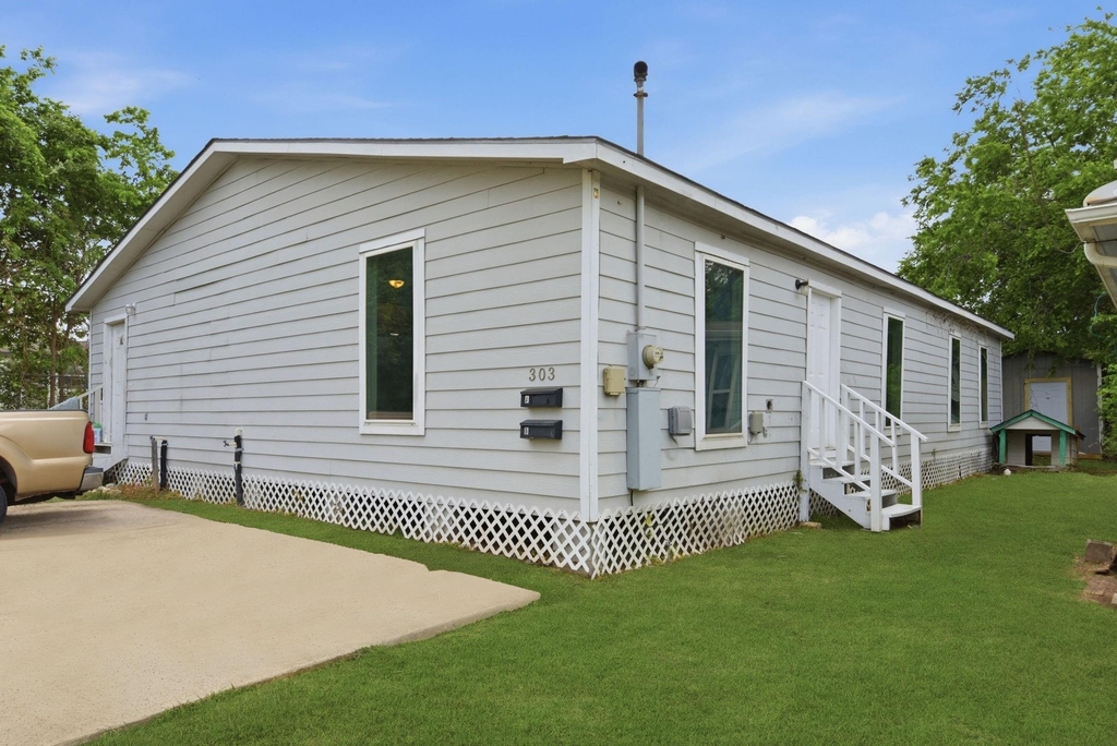 303 Gans Street - Photo 1