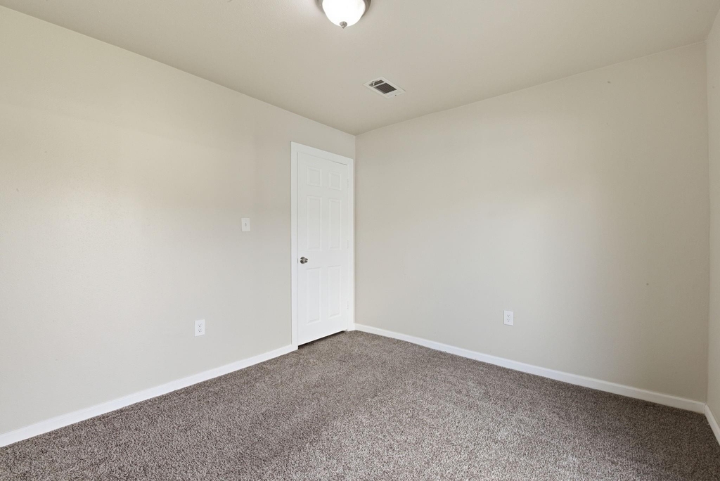 303 Gans Street - Photo 18