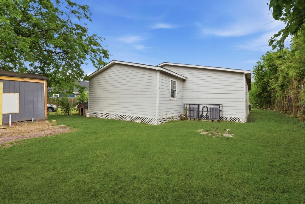 303 Gans Street - Photo 25