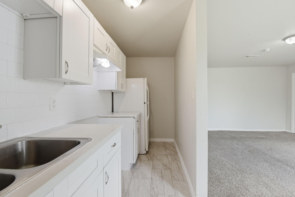303 Gans Street - Photo 13