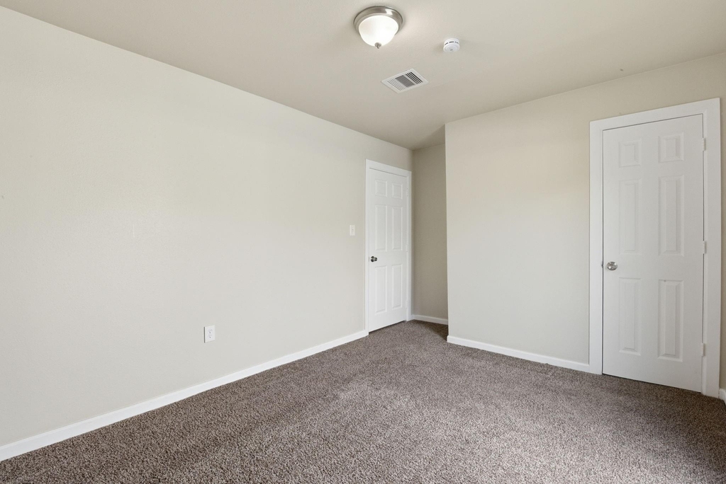 303 Gans Street - Photo 16
