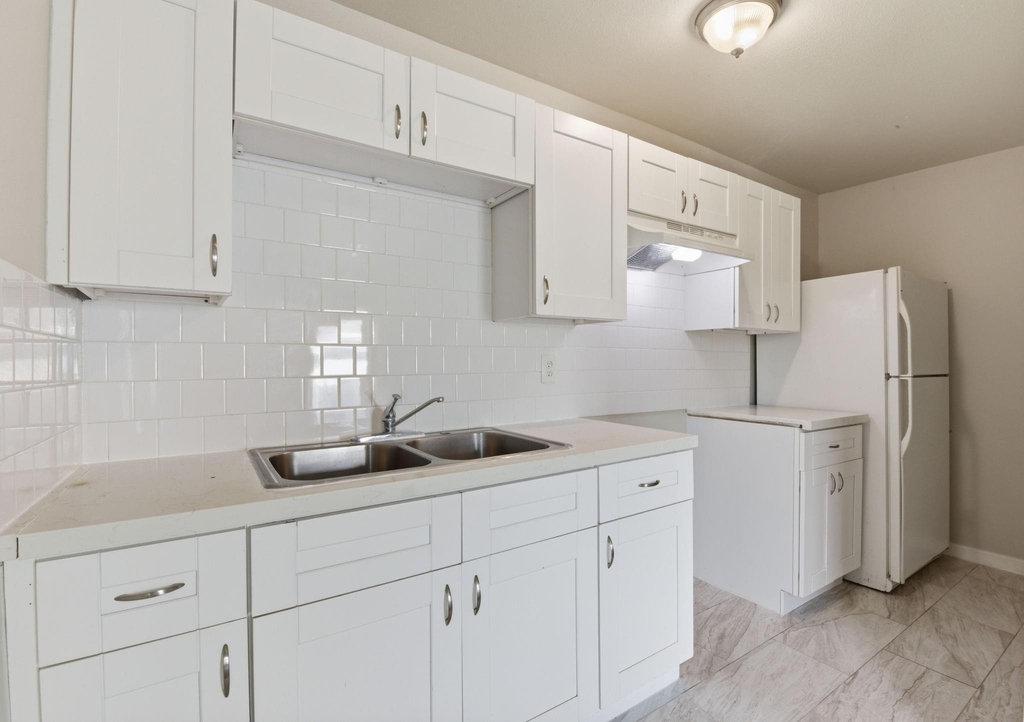 303 Gans Street - Photo 12