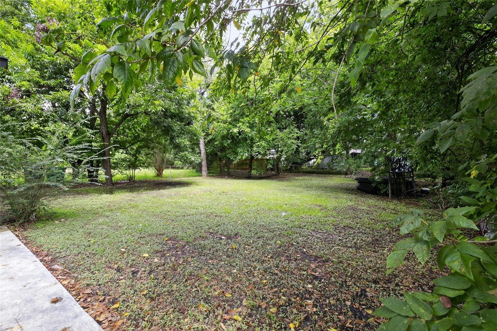 5233 Higgins Street - Photo 22