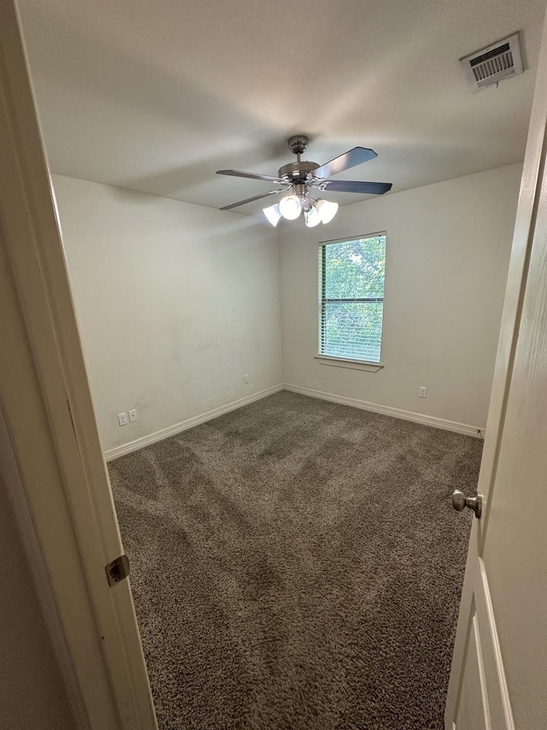 210 S Tesch - Photo 12