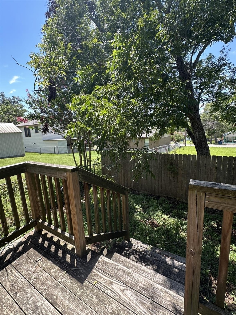210 S Tesch - Photo 17