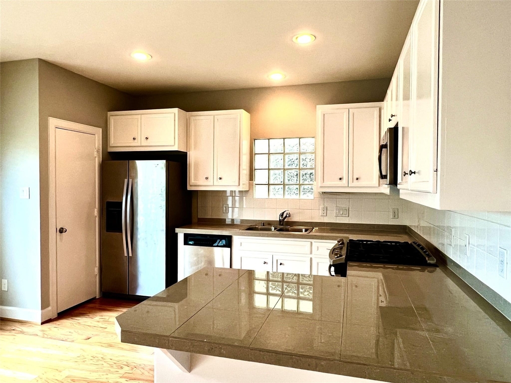 3731 Main Poplar Drive - Photo 9