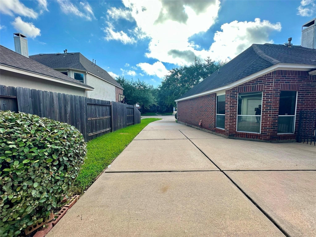 1318 Cedar Terrace Court - Photo 28