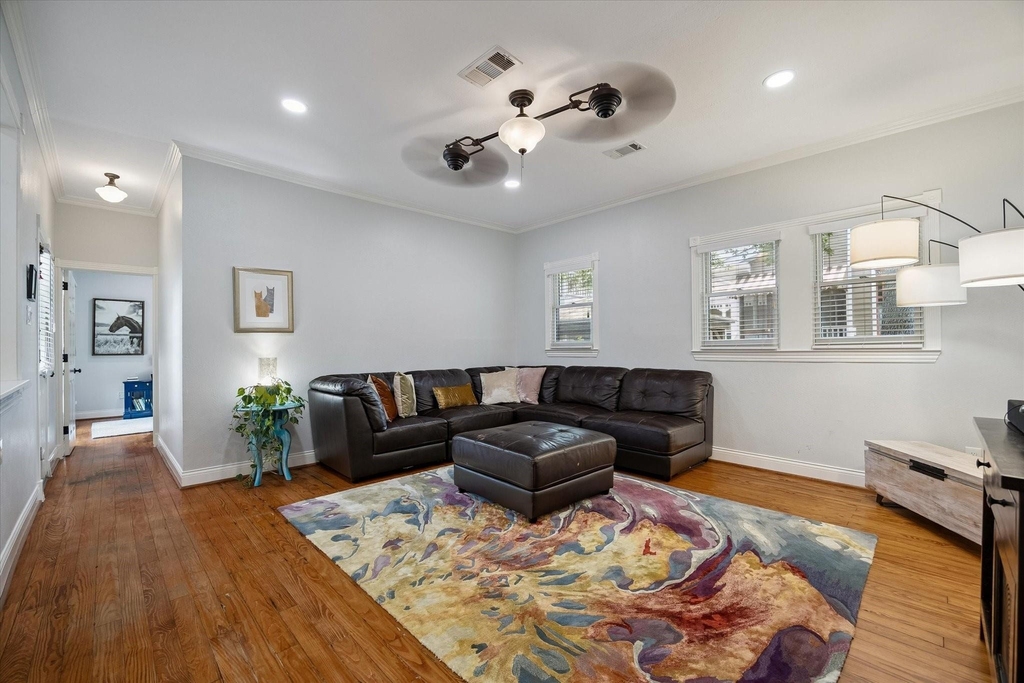 412 W 22nd Street - Photo 14