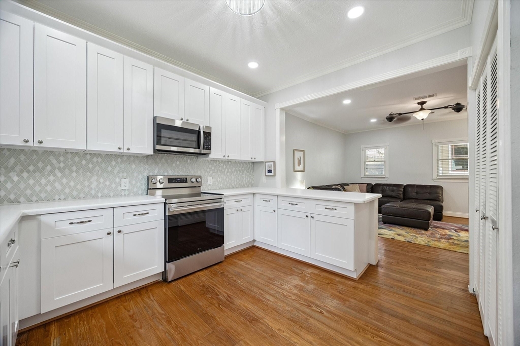 412 W 22nd Street - Photo 12