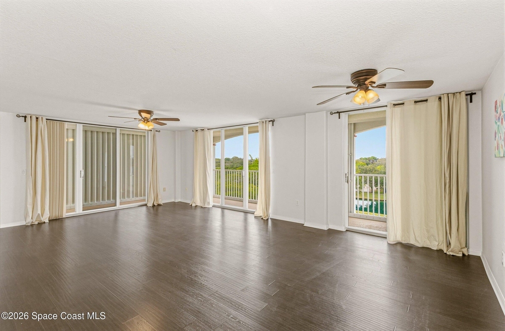 800 Del Rio Way - Photo 9